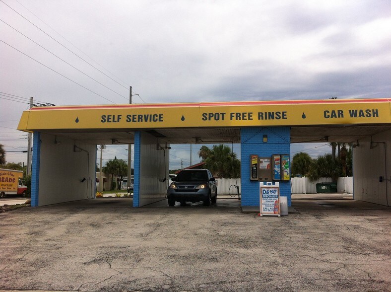 302 N Atlantic Ave, Cocoa Beach, FL à vendre - Photo de l’immeuble – Image 2 sur 4