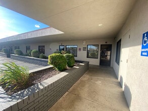 17450 Main St, Hesperia, CA à louer Photo intérieure– Image 2 sur 4