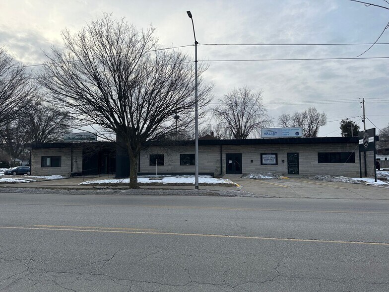 2219 Wabash Ave, Terre Haute, IN à louer - Photo principale – Image 1 sur 3