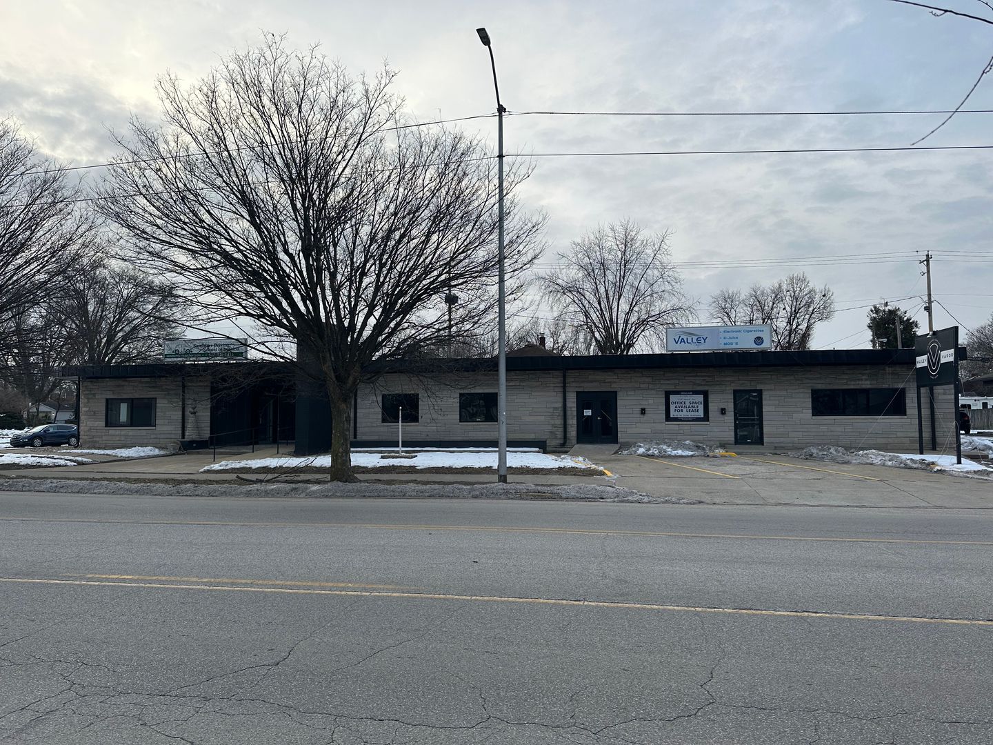 2219 Wabash Ave, Terre Haute, IN à louer Photo principale– Image 1 sur 4