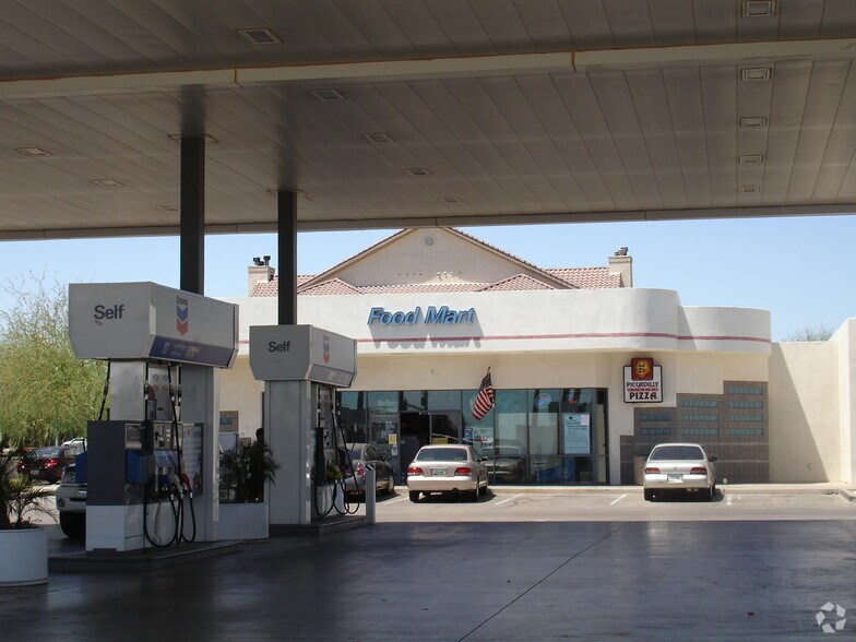5002 E Chandler Blvd, Phoenix, AZ à louer - Photo de l’immeuble – Image 3 sur 6