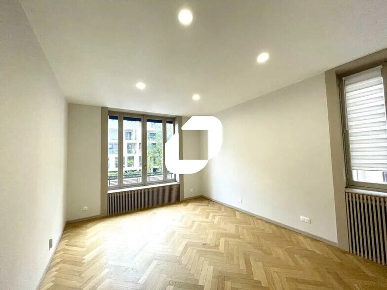 Bureau dans Lyon à louer - Photo de l’immeuble – Image 2 sur 16