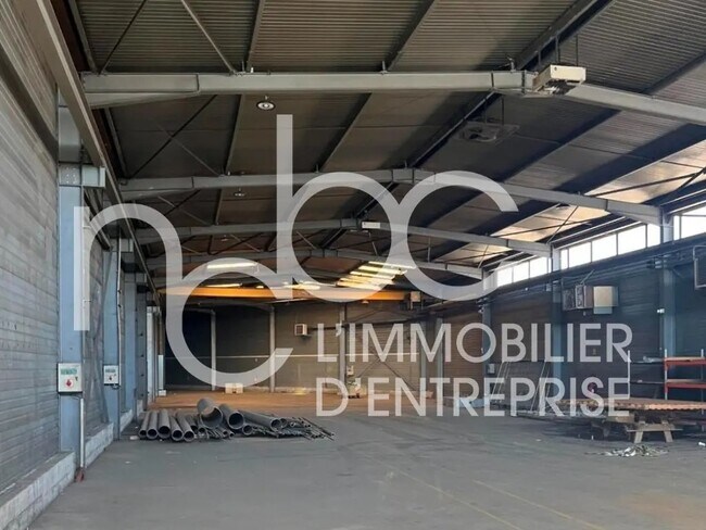 Plus de détails pour Local d'activités à louer