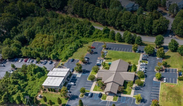 369 Woodruff Rd, Greenville, SC à vendre - Photo principale – Image 1 sur 3