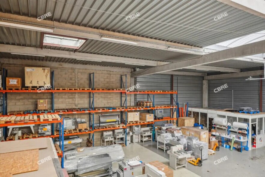 Local d'activités dans Trappes à vendre - Photo intérieure – Image 2 sur 12