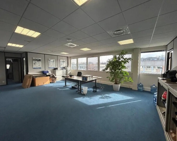 Bureau dans Bièvres à louer - Photo intérieure – Image 3 sur 5