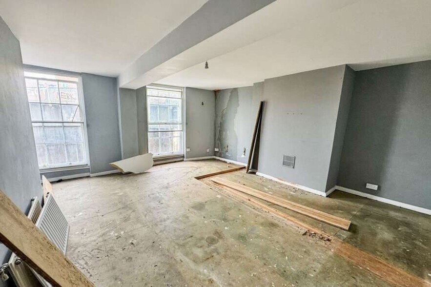 312 High St, Rochester à vendre - Photo de l’immeuble – Image 2 sur 22