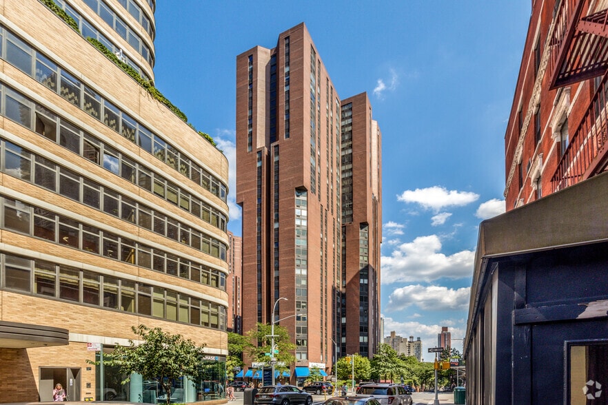 1601-1641 3rd Ave, New York, NY à louer - Photo de l’immeuble – Image 3 sur 15