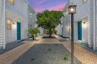 Plus de détails pour 928 Post Office St, Galveston, TX - Logement à vendre