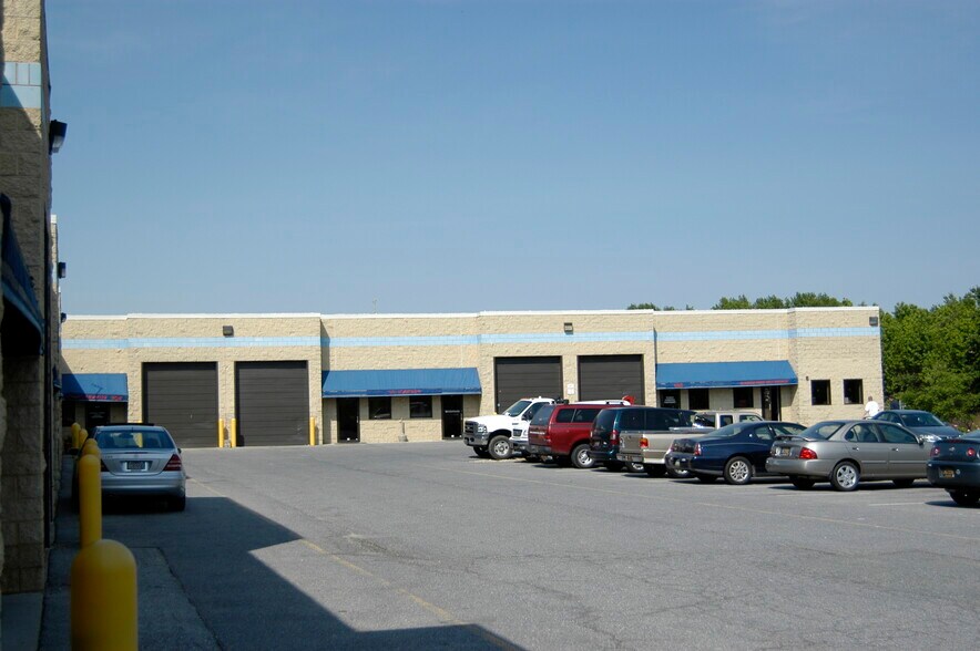 100 E Scotland Dr, Bear, DE à louer - Photo de l’immeuble – Image 3 sur 4