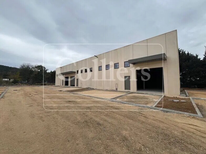 Local d’activités dans Les Pennes-Mirabeau à louer - Photo de l’immeuble – Image 2 sur 7