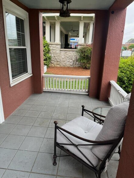 1102 N Main St, High Point, NC à louer - Photo de l’immeuble – Image 3 sur 30