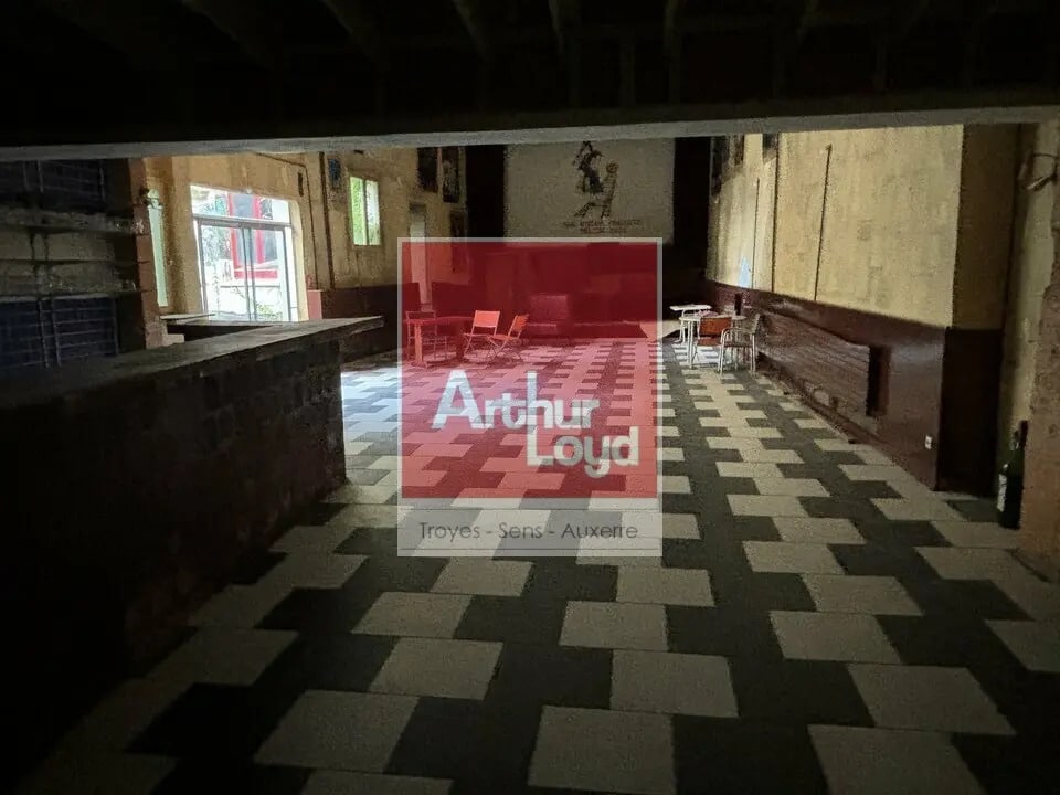 Local commercial dans Auxerre à vendre Photo intérieure– Image 1 sur 8