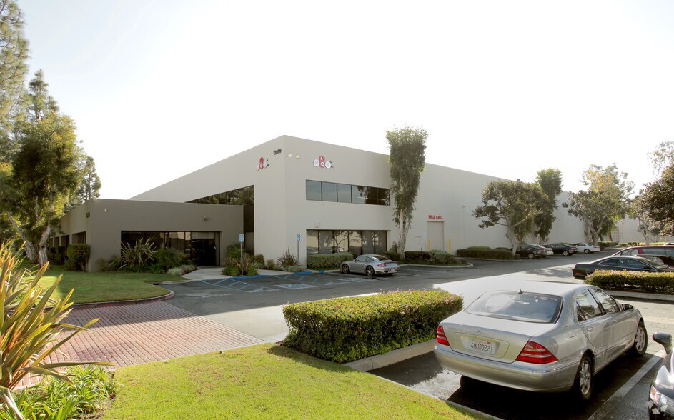 13140 Alondra Blvd, Cerritos, CA à louer - Photo principale – Image 3 sur 6