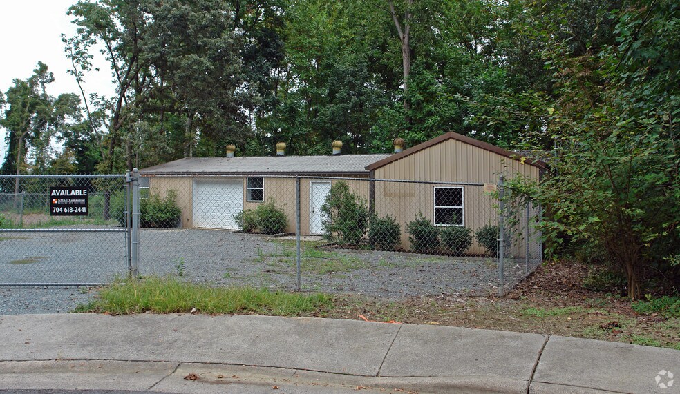 4038 Hartley St, Charlotte, NC à louer - Photo de l’immeuble – Image 3 sur 9