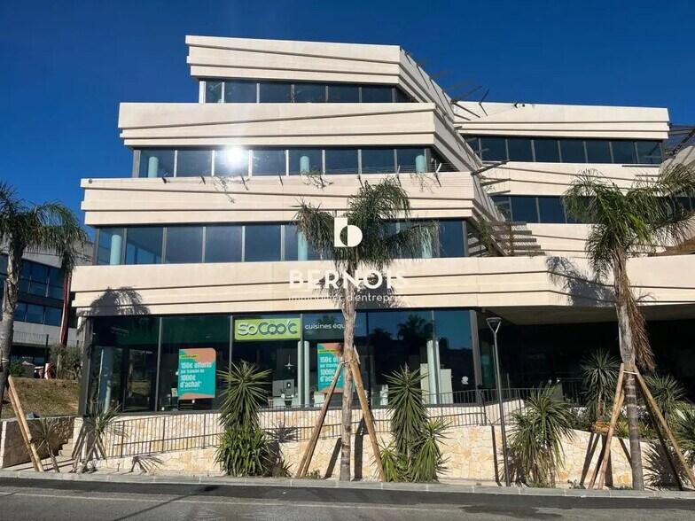 Bureau dans La Seyne-sur-Mer à louer - Photo de l’immeuble – Image 2 sur 17