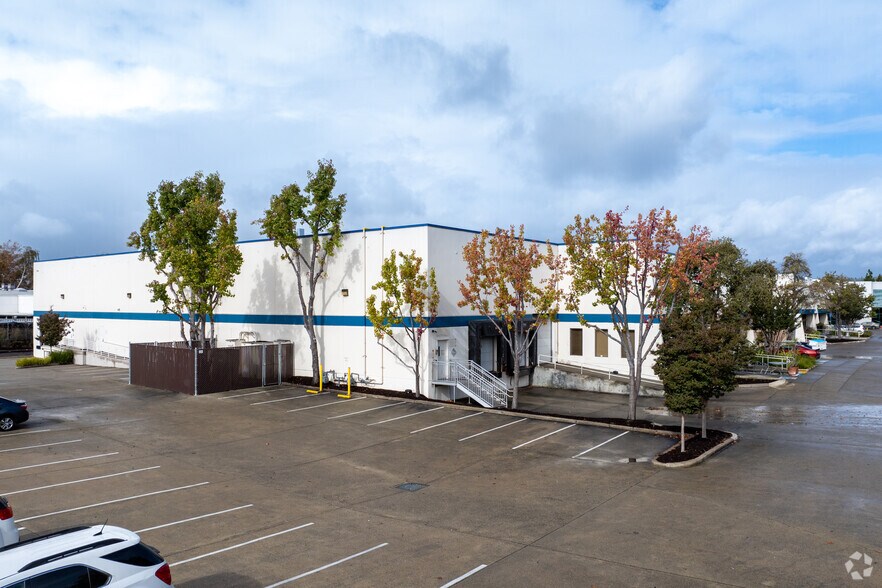 30941 San Clemente St, Hayward, CA à louer - Photo de l’immeuble – Image 2 sur 3