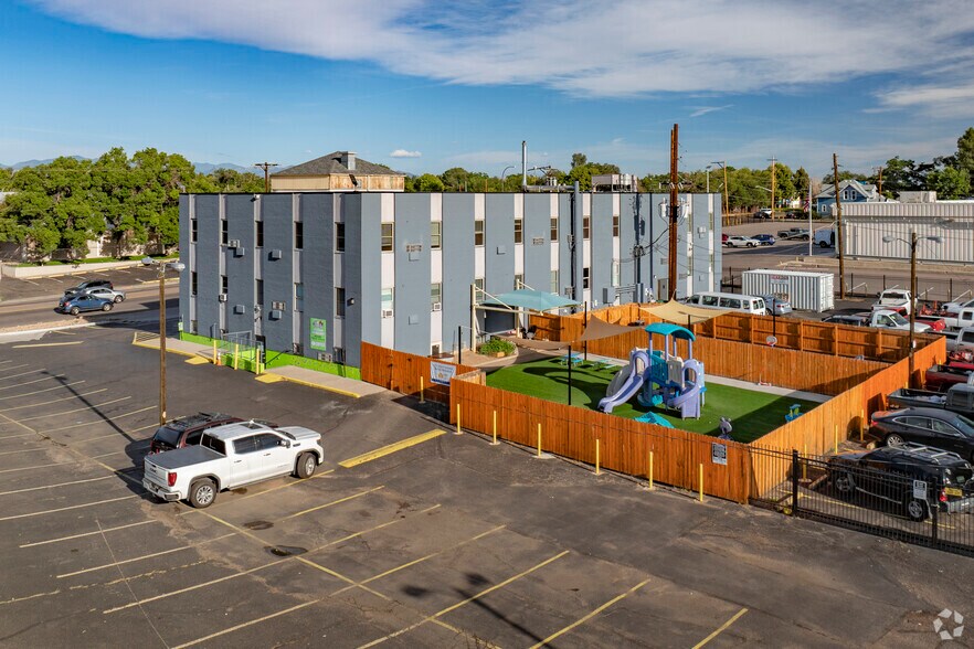 150 Sheridan Blvd, Denver, CO à louer - Photo de l’immeuble – Image 3 sur 24