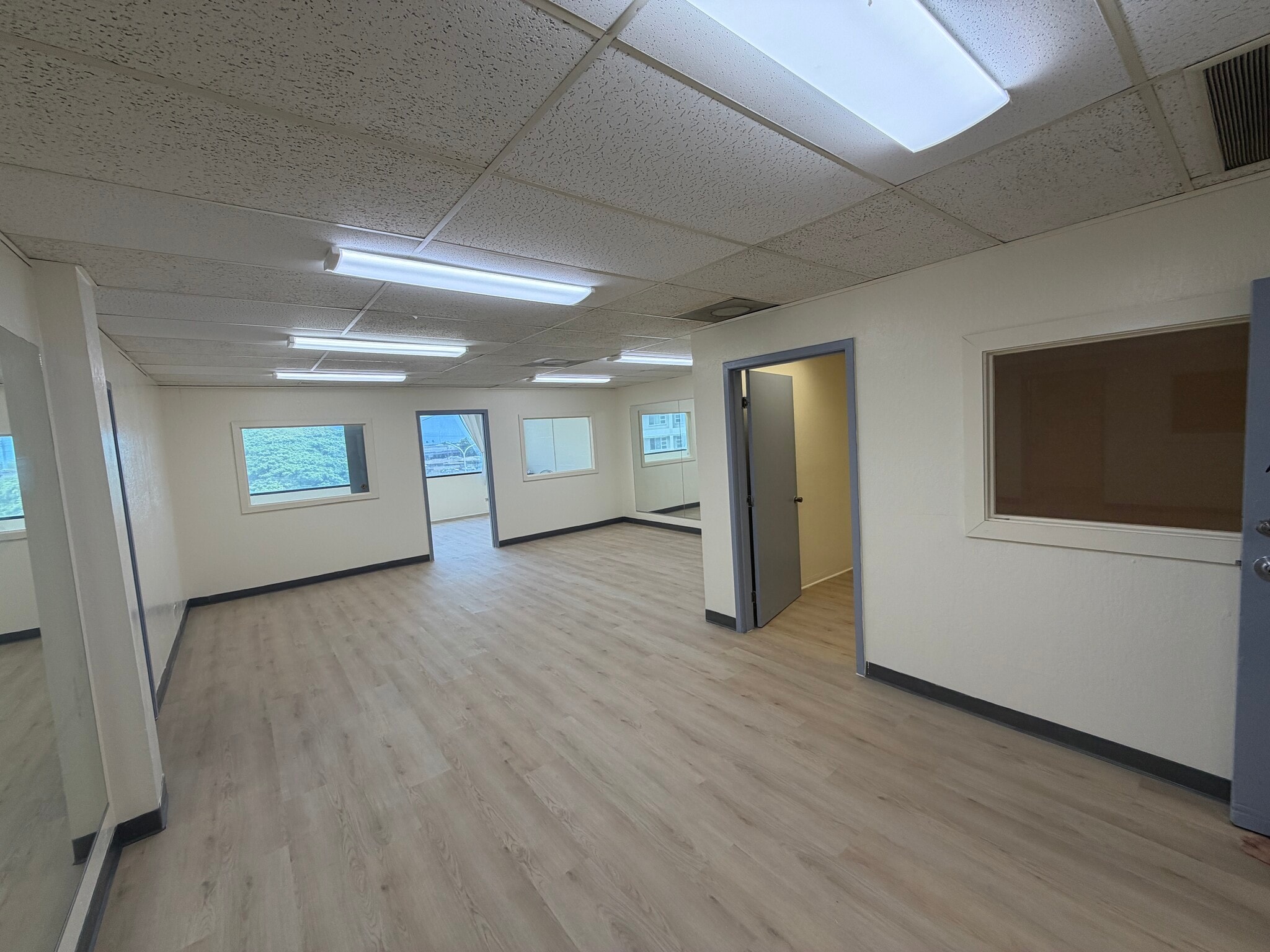 803 Kamehameha Hwy, Pearl City, HI à louer Photo intérieure– Image 1 sur 2