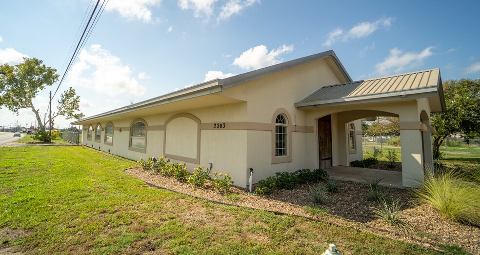 2203 Port Lavaca Dr, Victoria, TX à vendre - Photo de l’immeuble – Image 2 sur 69