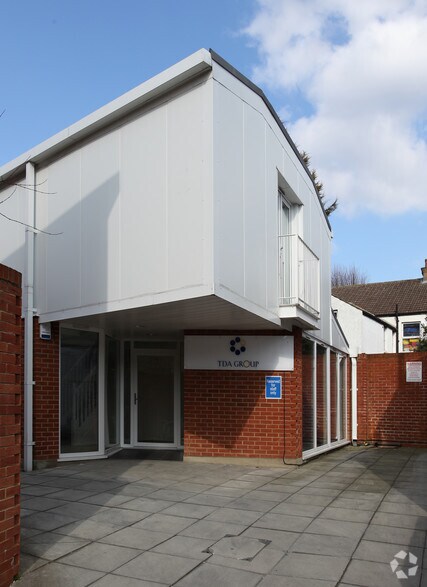 46-46A Throwley Way, Sutton à louer - Photo de l’immeuble – Image 2 sur 3