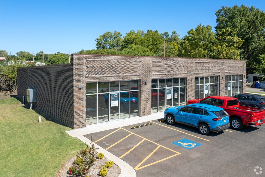 504 W Iola St, Broken Arrow, OK à vendre - Photo de l’immeuble – Image 3 sur 4