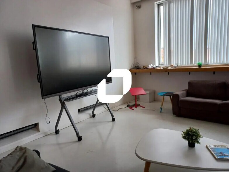 Bureau dans Roubaix à louer - Photo de l’immeuble – Image 3 sur 18