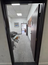 22750 Hawthorne Blvd, Torrance, CA à louer Photo intérieure– Image 1 sur 11