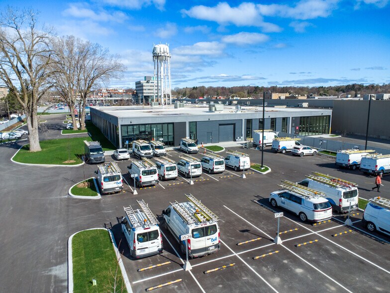 99 Boul Du Curé-Labelle, Sainte-therese, QC à louer - Photo de l’immeuble – Image 3 sur 4