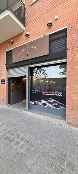 Immeuble residentiel dans Castellar del Vallès, Barcelona à vendre - Photo de l’immeuble – Image 3 sur 3