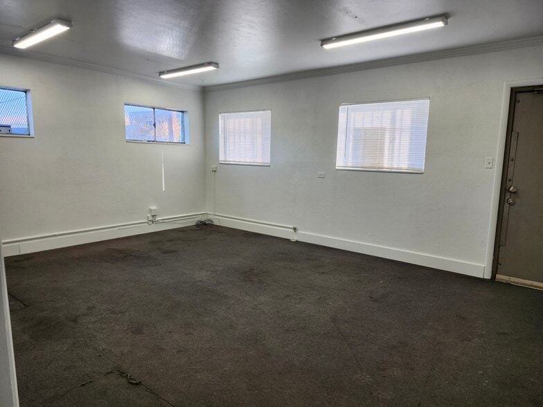 1776 S 900 W Salt Lake portefeuille de 4 biens à vendre sur LoopNet.fr - Photo intérieure – Image 3 sur 9