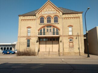 Plus de détails pour 319 E Wolf River Ave, New London, WI - Sports et loisirs à vendre