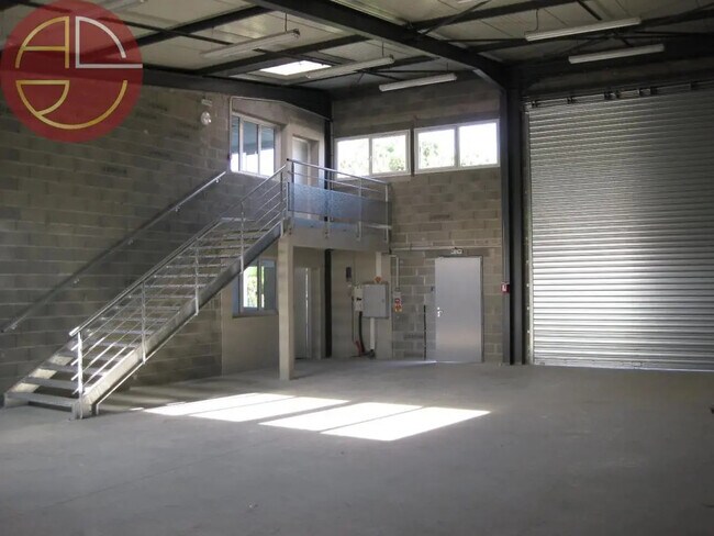 Plus de détails pour Industriel/Logistique à louer