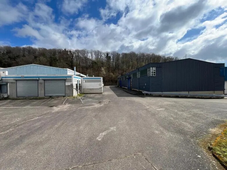 Local d'activités dans Saint-Avold à vendre - Photo de l’immeuble – Image 2 sur 4