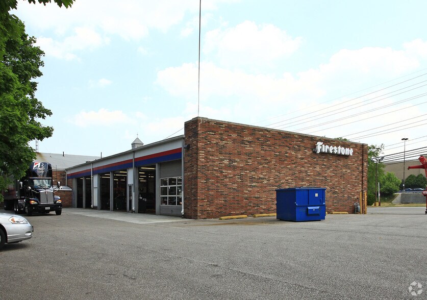 700 Richmond Rd, Cleveland, OH à vendre - Photo de l’immeuble – Image 2 sur 3