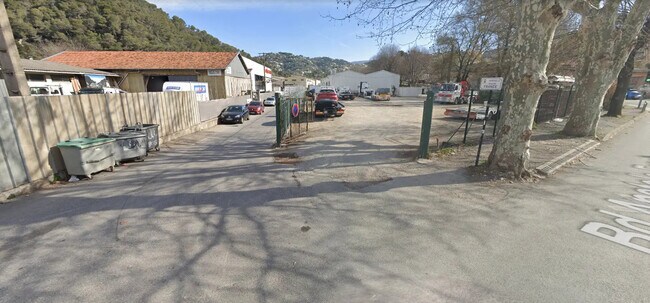 Plus de détails pour Industriel/Logistique à louer