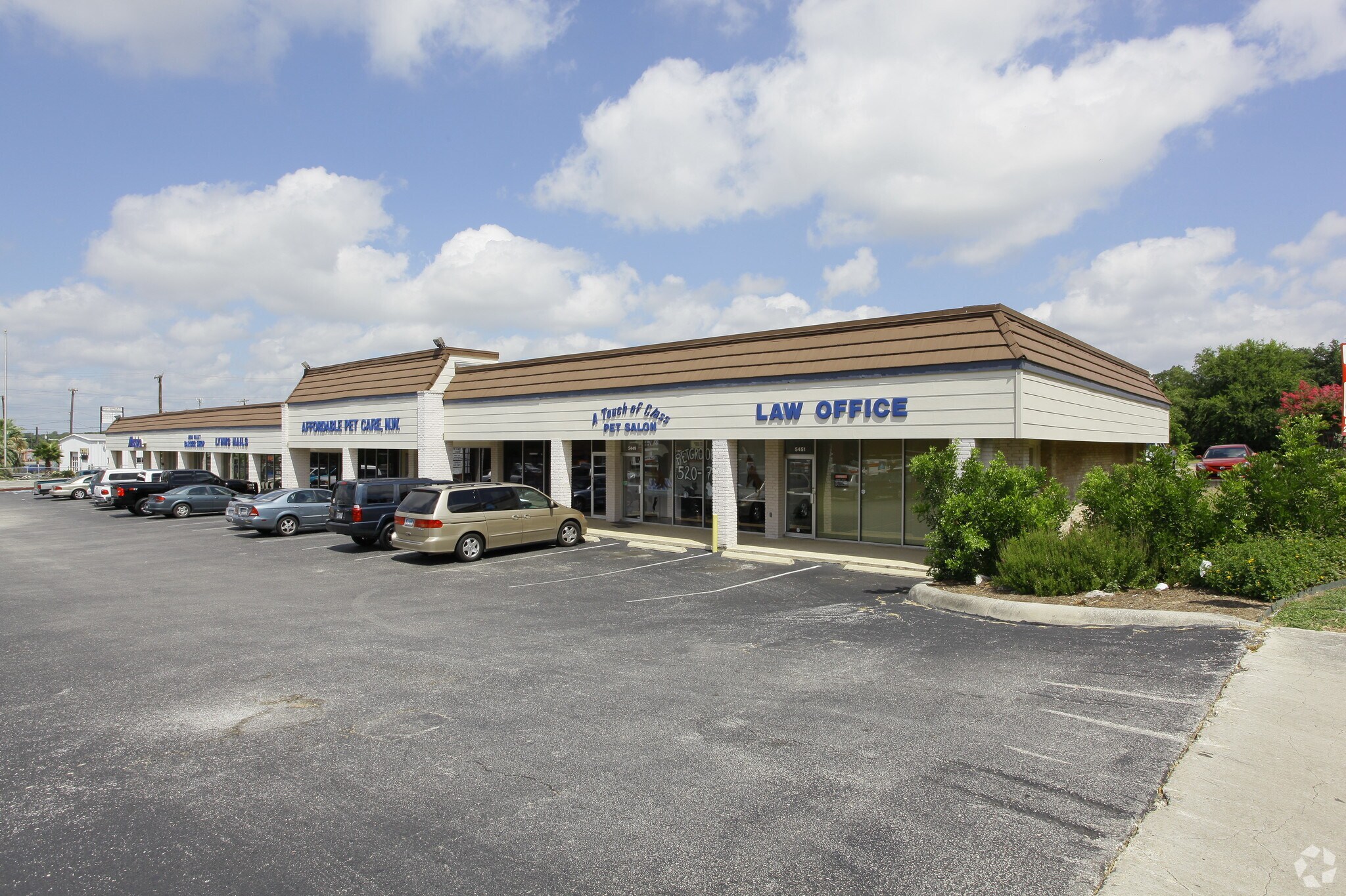 5431-5451 Grissom Rd, San Antonio, TX à louer Photo principale– Image 1 sur 6