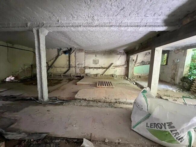 Plus de détails pour Bureau à vendre