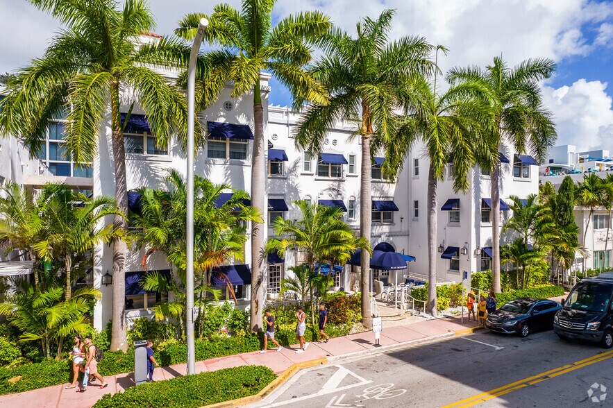 944 Collins Ave, Miami Beach, FL à louer - Photo de l’immeuble – Image 2 sur 2