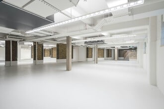 22 Vine Hl, Londres à louer Photo intérieure– Image 1 sur 3