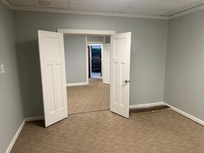 52 Oswego St, Baldwinsville, NY à louer Photo intérieure– Image 2 sur 5