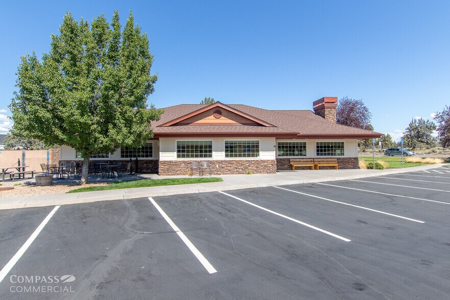 3030 SW Sixth St, Redmond, OR à vendre - Photo de l’immeuble – Image 3 sur 18