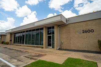 2600 Longhorn Blvd, Austin, TX à louer Photo de l’immeuble– Image 2 sur 2