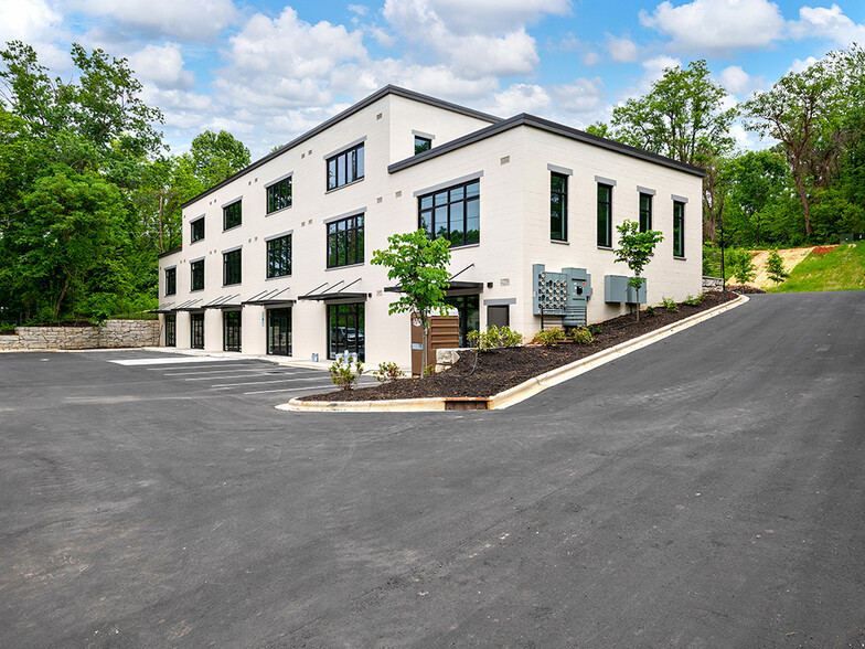 76 Glendale Ave, Asheville, NC à louer - Photo de l’immeuble – Image 1 sur 15