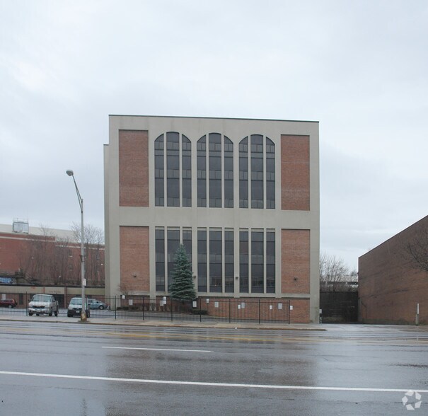 192 Erie Blvd, Schenectady, NY à vendre - Photo principale – Image 1 sur 6