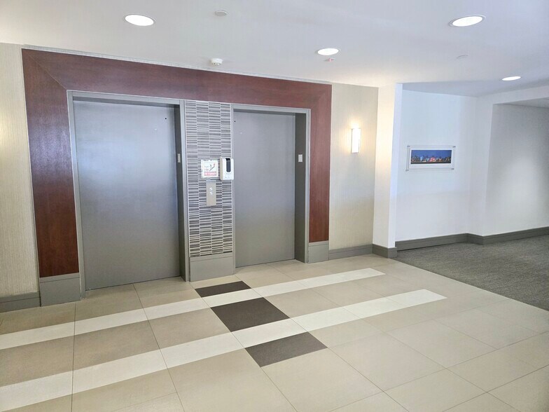 290 NW 165th St, North Miami Beach, FL à louer - Photo intérieure – Image 3 sur 5