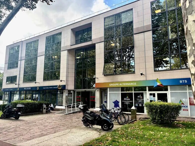 Bureau dans Créteil à louer - Photo de l’immeuble – Image 1 sur 10
