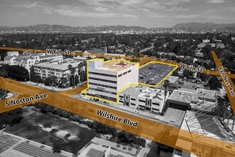 4055 Wilshire Blvd, Los Angeles, CA à louer Photo de l’immeuble– Image 1 sur 4