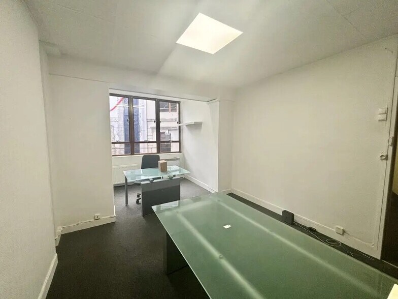 Bureau dans Paris à louer - Photo de l’immeuble – Image 1 sur 3