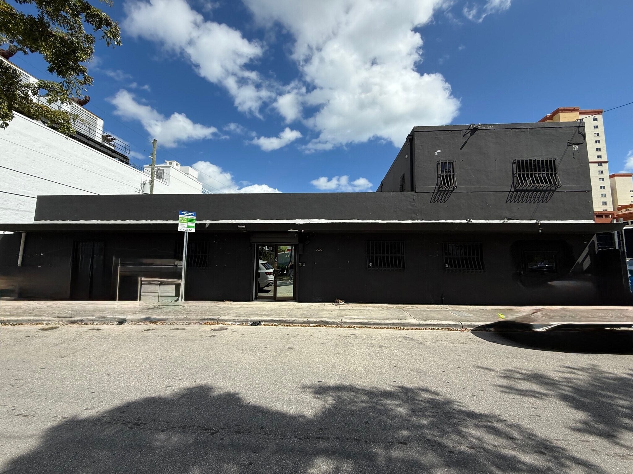 7929 NE 1st Ave, Miami, FL à louer Photo de l’immeuble– Image 1 sur 24